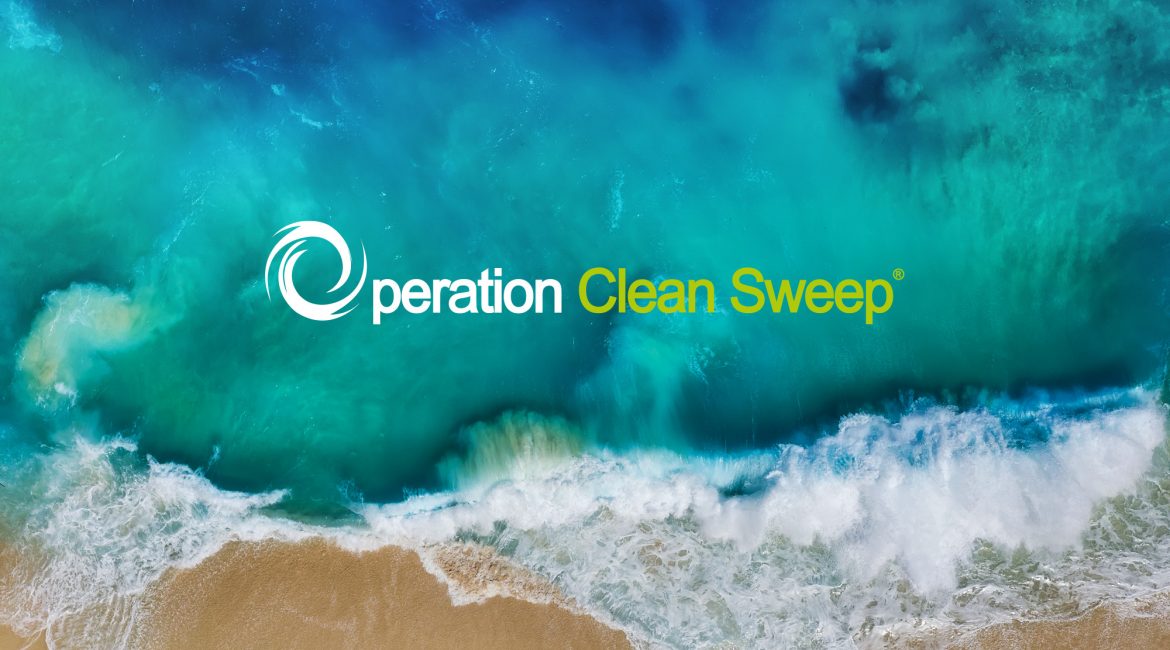 imagen de mar con logo de Operation Clean Sweep